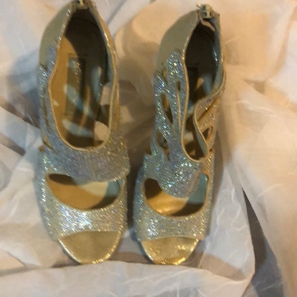 Shoes - Picture 3 of 3